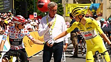 DALÍ DEN PED NÁMI. Dva nejvtí favorité Tour Jonas Vingegaard a Tadej...