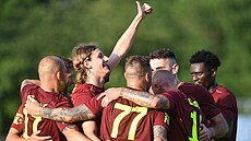 Ústetí fotbalisté slaví vítzství nad Jihlavou.