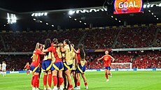 Radost panlských fotbalistek po gólu proti výcarsku.