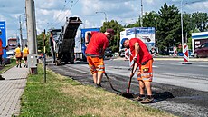 Silniái zaali opravovat úsek silnice I/49 na t. T. Bati ve Zlín-Loukách. V...