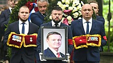 Poheb bývalého ruského ministra dopravy Romana Starovojta, který spáchal...