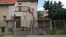 adové domky na Spoilov proly a procházejí nejrznjími úpravami. Nkteré...