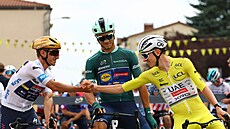 Belgian Remco Evenepoel, Ital Jonathan Milan a Slovinec Tadej Pogaar (zleva)...