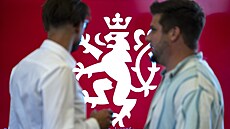 eská republika pedstavila nové logo pro svou vizuální identitu. (16. ervence...