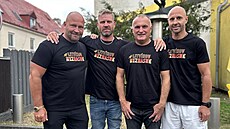 S trikem #LitvinovNezhasne zapózovali Jií légr, Robert Reichel a Martin...
