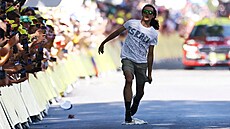 Protiizraelský aktivista naruil dojezd jedenácté etapy Tour de France.