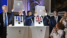 Pedstavení medailí na zimní olympijské a paralympijské hry v Milánu a Cortin.