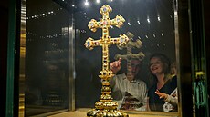 Závi��v k�í� (n�mecky Zawisch Kreuz) je dvouramenný st�edov�ký relikviá�ový...