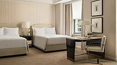 Interiér hotelu Waldorf Astoria v New Yorku (17. ervence 2025)
