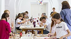 VÝTVARNÉ PRÁZDNINY. Letní msíce mohou dti strávit napíklad ve Veletrním...