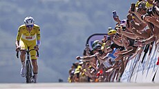 Tadej Poga�ar v cílové rovince náro�né horské �asovky ve 13. etap� Tour de...