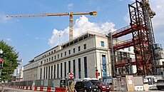 Rekonstrukce budov FEDu má stát 2,5 miliardy dolar a keslo jejího éfa. (7....