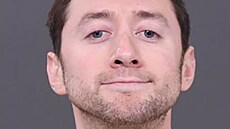 Mu�e, který loni zast�elil svého otce a video s jeho u�íznutou hlavou nahrál na...