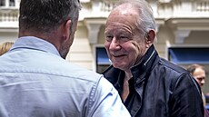 Stellan Skarsg&#229;rd ped Grandhotelem Pupp (10. ervence 2025).