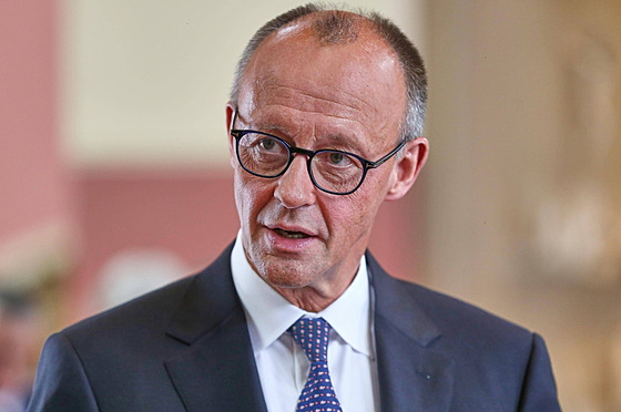 Ursula von der Leyenová a Friedrich Merz od sebe nejsou tak daleko. Oba jsou...