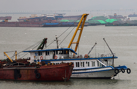 Ve vietnamské zátoce Ha Long se potopila turistická lo, poet obtí vzrostl na...