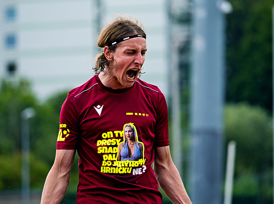 25. 7. 2025, Viagem Ústí nad Labem - Vla�im, druhá liga. Ladislav Kodad slaví...