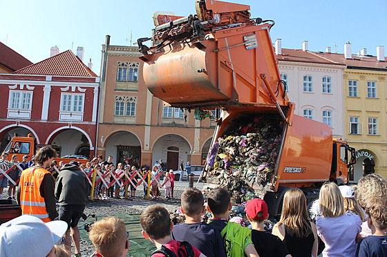 Analýza smsného odpadu na Valdtejnov námstí v Jiín.