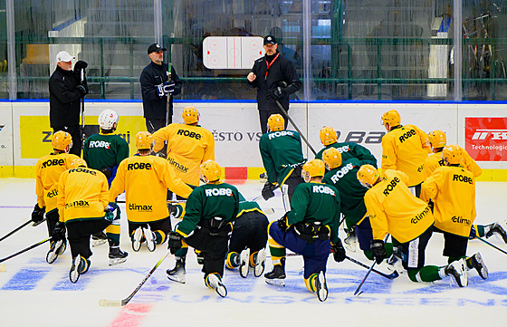 Momentka z tréninku vsetínského hokejového týmu na Lapai