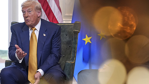 OTÁZKY A ODPOVĚDI: Co je v dohodě o clech a obchodu mezi Spojenými státy a EU