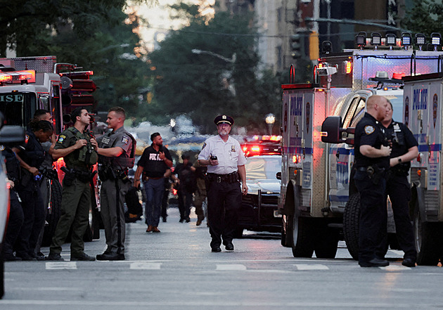 Střelec v budově na Manhattanu zabil čtyři lidi včetně policisty, pak i sám sebe