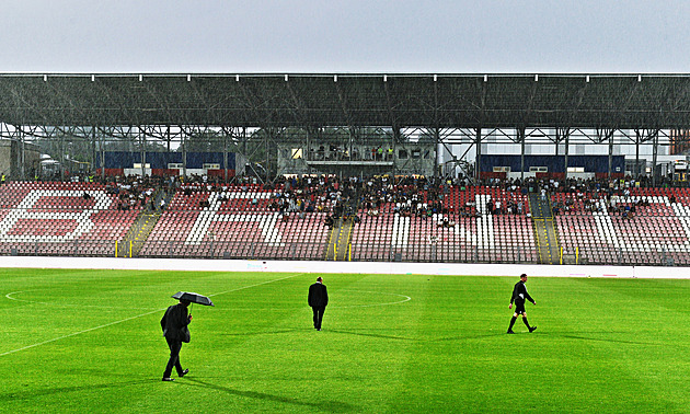Bouřka ukončila druhou ligu v Brně, premiéra Artisu trvala jen půl hodiny