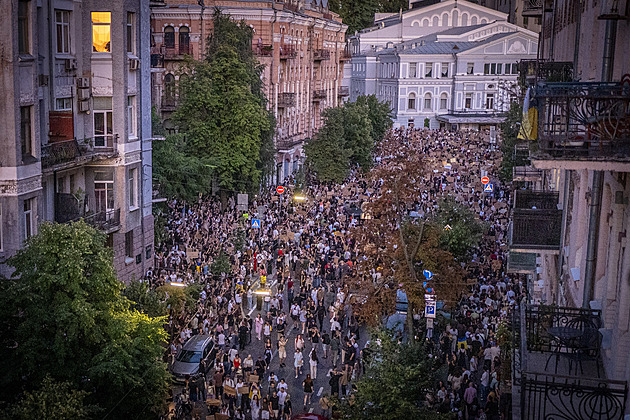 ANALÝZA: Varování Zelenskému, že má moc moci. A co bude, až nesplní slib o vítězství