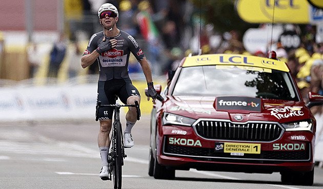 Šok v kopcích. Sprinter Groves slaví i na Tour, sólem z úniku ztrestal chyby soupeřů