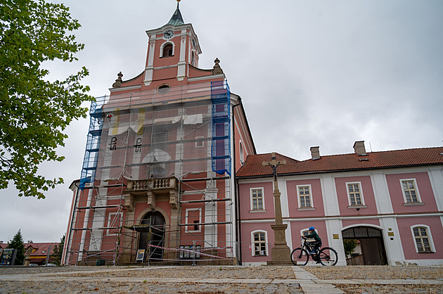 Kostel Narození panny Marie ve Zlín-típ prochází rekonstrukcí. (ervenec)