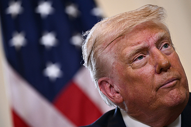 Ať si dává pozor na jazyk, napsal Trump o Medveděvovi. Ten kontroval