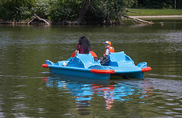 Na Lagun v Perov se nov objevila lapadla, která si mohou lidé pjit a...