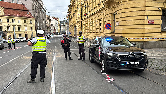 Anonym nahlásil bombu u soudu v centru Prahy, policie odkláněla dopravu