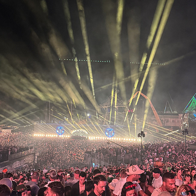 Požár stage Tomorrowland nezastavil. Účastníci popisují silný zážitek