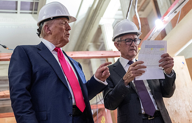 Trump si naběhl. Před novináři chtěl pokárat šéfa Fedu, ten ho rozcupoval