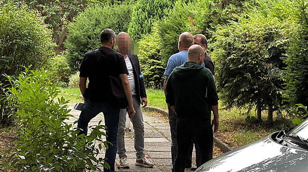 Matka v Horních Počernicích pobodala dceru a pak sebe, zjistili vyšetřovatelé