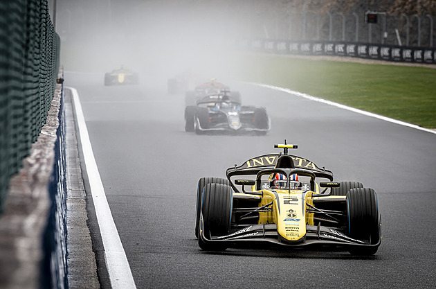 Další úspěch po triumfu v Belgii. Staněk v Maďarsku vybojoval první pole position