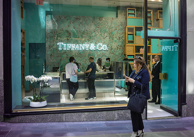 Klenotnictví Tiffany má problém. Nesplněným slibem hodinek rozlítilo zákazníky