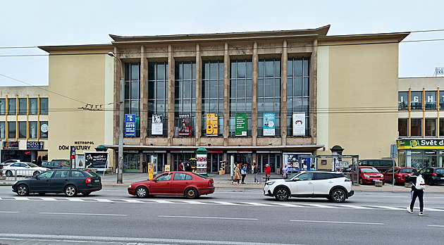 Metropol je komplex nkolika budov na Senováném námstí.