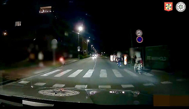 Nejdražší pozdrav roku? Cyklista mával na policisty, ti mu naměřili skoro dvě promile