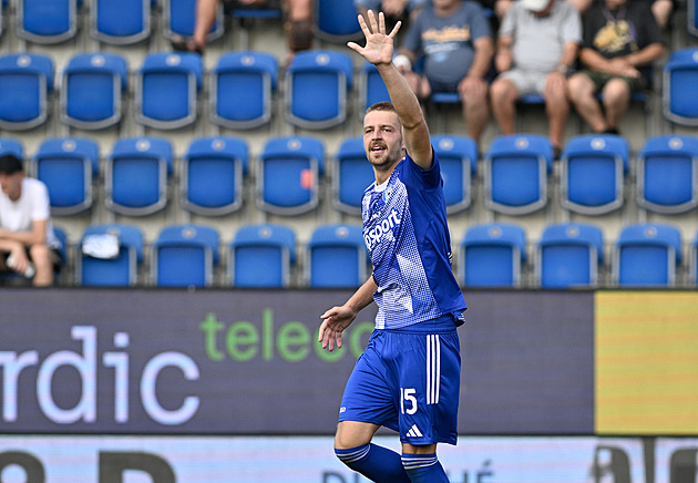 Slovácko - Olomouc 0:1, nový trenér domácím nepomohl, jediný gól dal Vašulín