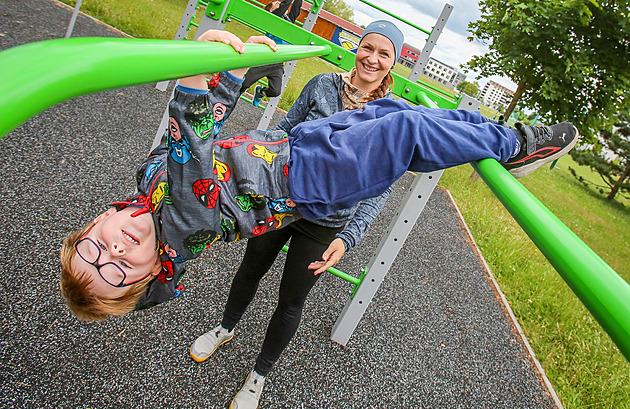 Markéta Hojdánková cvií i se svým mladím synem Vojtou.