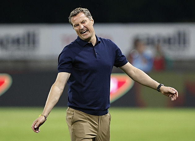 Bude to chtít čas. Sparta na startu ligy škobrtla. A kouč Priske musí řešit otazníky