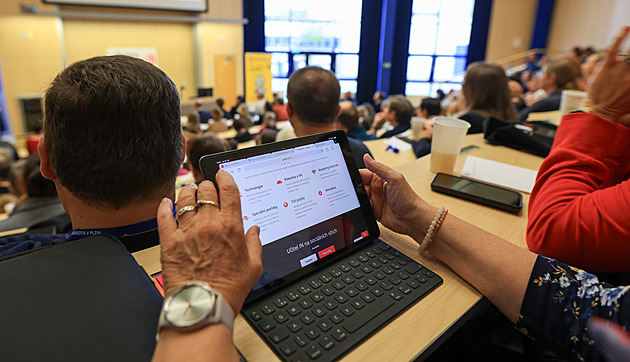 ZČU nabízí mimořádné studium. Vybrané předměty může studovat kdokoliv