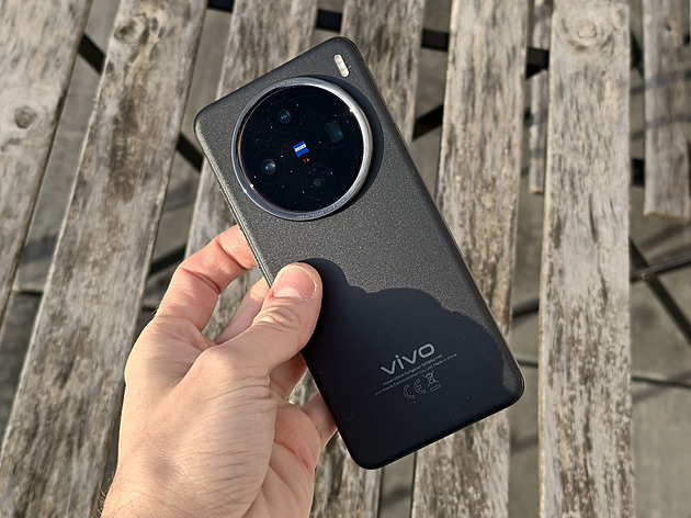 Jeden z těch nejlepších, když nechcete utrácet. Vivo X200 v testu