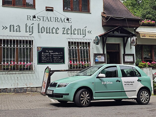 Z Dobeky pes Liku a Na louku. Ti vlety, ti nlady a jedno auto, kter...