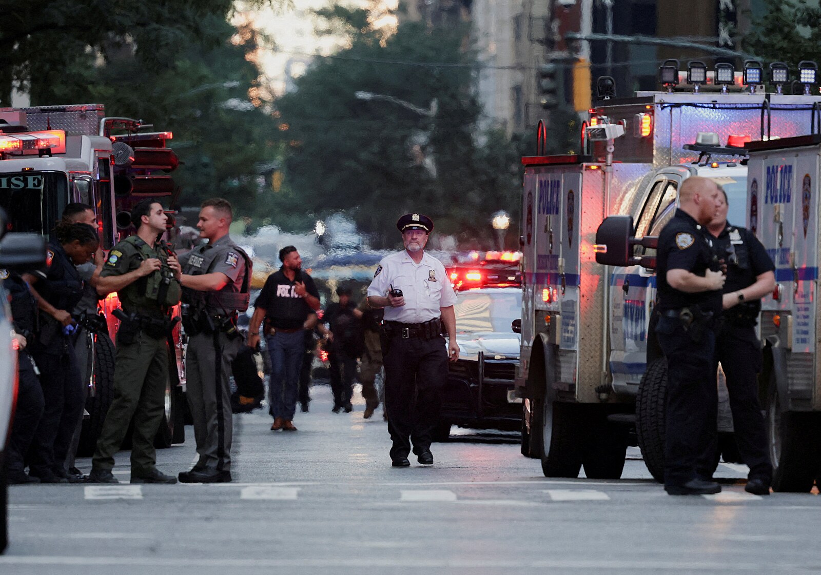 Střelec v budově na Manhattanu zabil čtyři lidi včetně policisty, pak i sám sebe