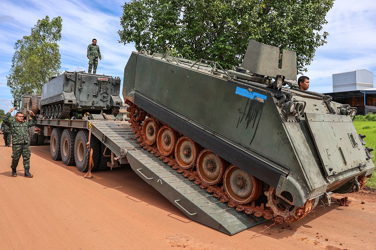 Thajsko na hranici s Kambodžou zahájilo letecké údery, zemřel thajský voják