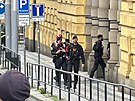 Policist zasahuj u nahlen bomby v budov mstskho soudu v ulici Splen....