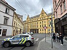 Policie uzavela kiovatku Lazarsk v centru Prahy, kvli anonymovi, kter v...