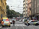 Policie uzavela kiovatku Lazarsk a j pilehl ulice v centru Prahy, kvli...